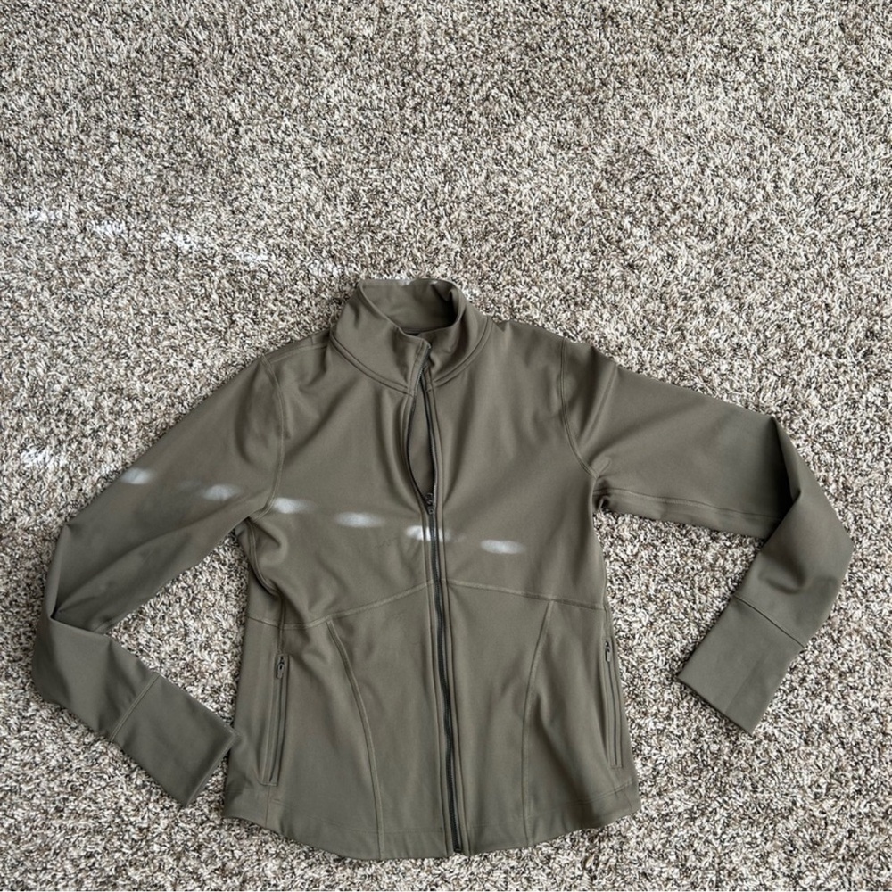 Flare Leggings and Defined Zip Up Set - Picture 5 of 10